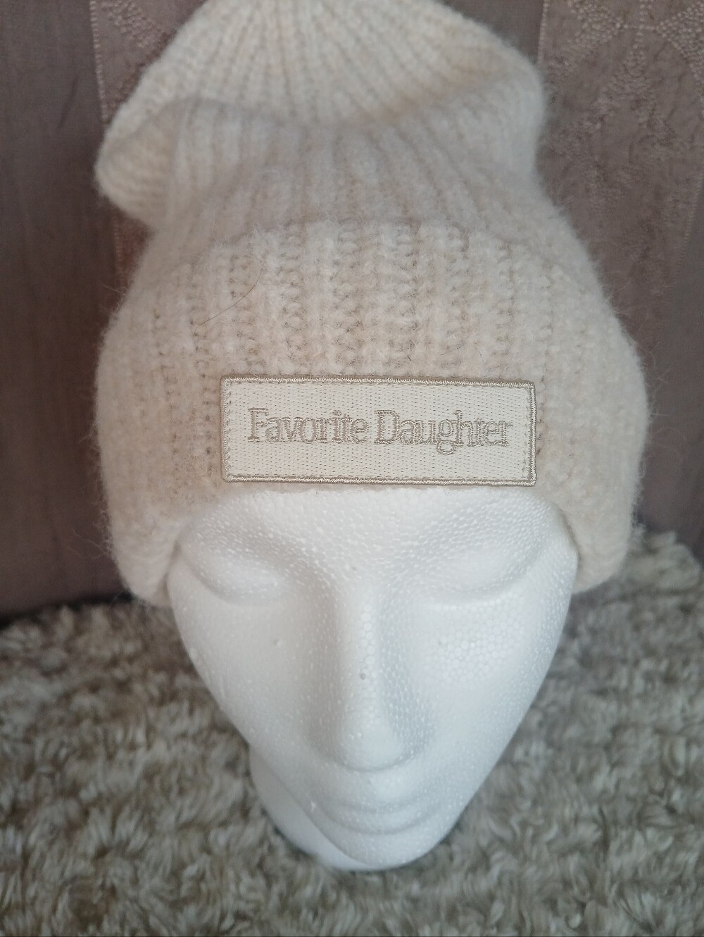 💎 Favorite Daughter Women's Hat THE LOGO PATCH RIB BEANIE Ivory - Picture 9 of 9